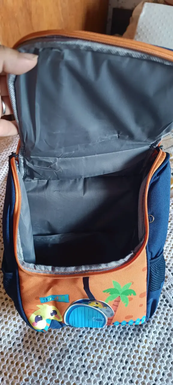 Mochila infantil con diseño de dinosaurio - 2