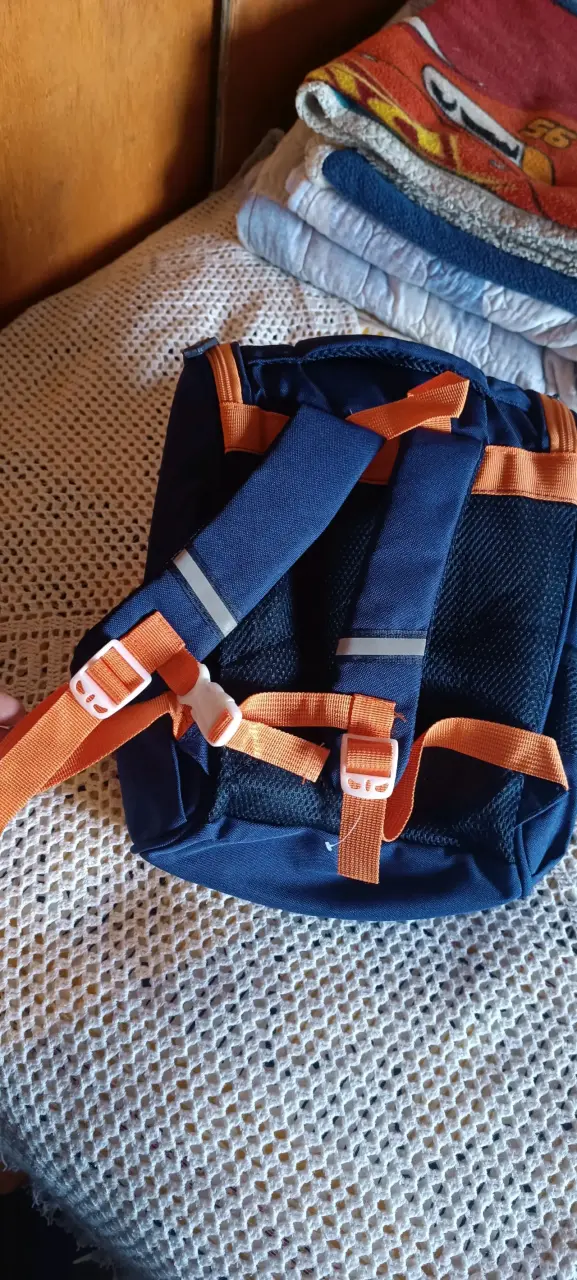 Mochila infantil con diseño de dinosaurio - 3