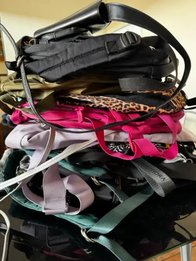 Lote de mochilas y bolsos variados - miniatura 1