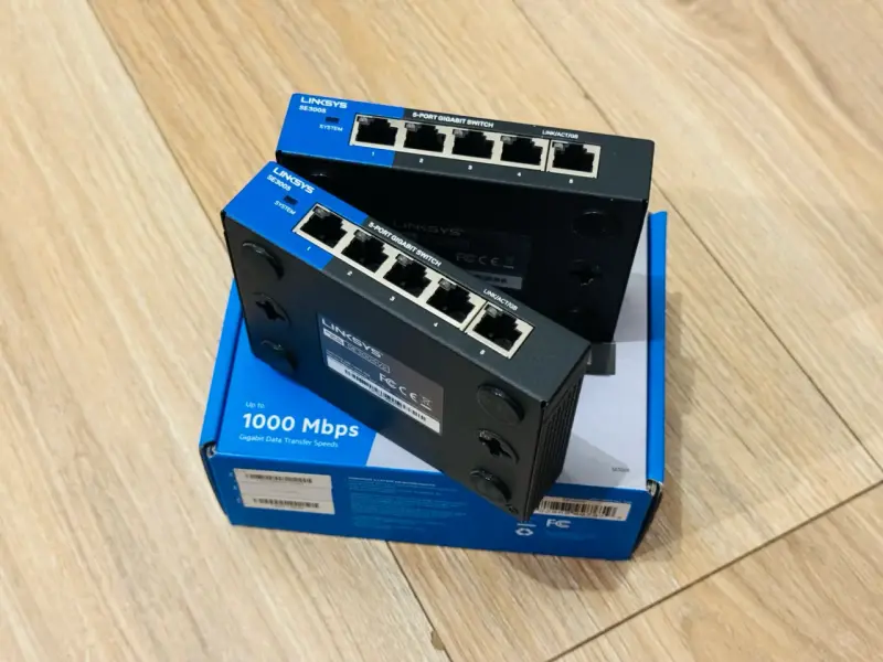 Switch Linksys SE3005 (son 2) - 3