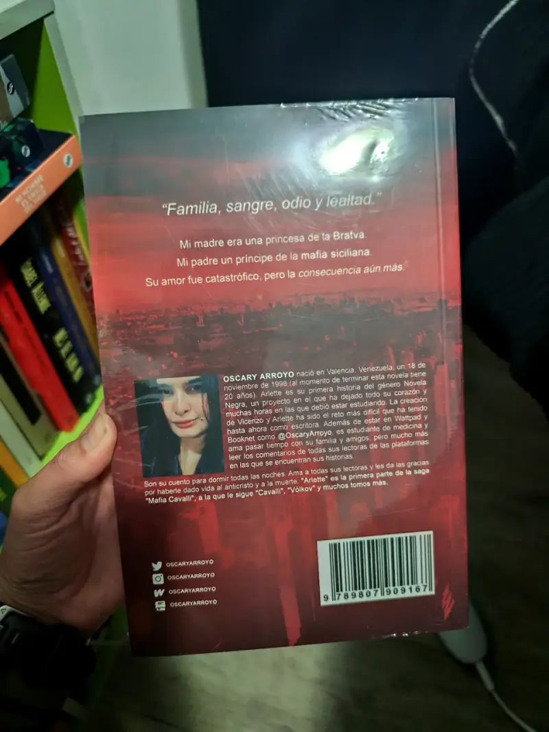 Libro 'Arlette' de Oscary Arroyo - 2
