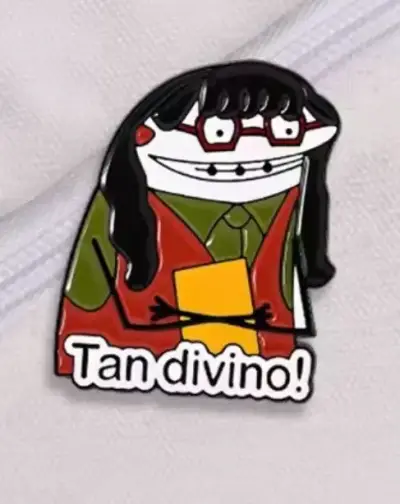 Pin metálico divertido 'Tan divino!' Betty La fea - miniatura 1
