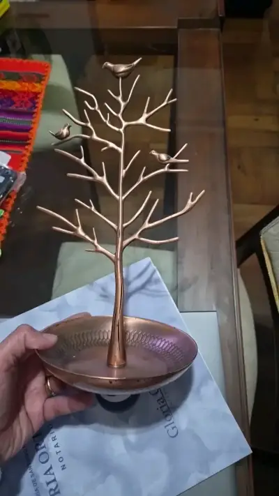 Árbol decorativo de metal con pájaros - miniatura 1
