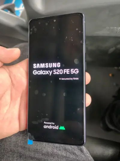 Samsung Galaxy S20 FE 5G en buen estado - miniatura 1