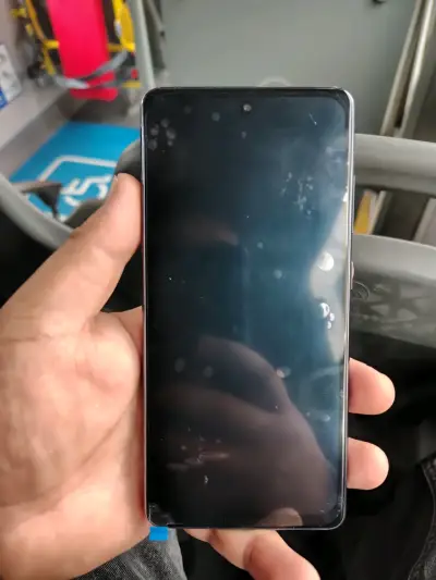 Samsung Galaxy S20 FE 5G en buen estado - miniatura 2