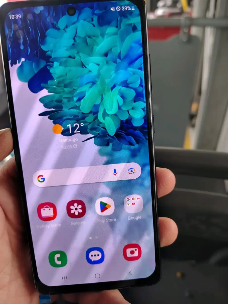 Samsung Galaxy S20 FE 5G en buen estado - 5
