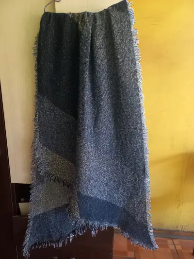 Manta de lana gris con flecos - miniatura 1