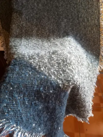 Manta de lana gris con flecos - miniatura 2
