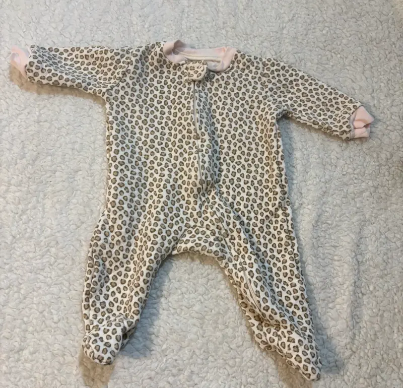 Enterito de bebé con estampado animal print