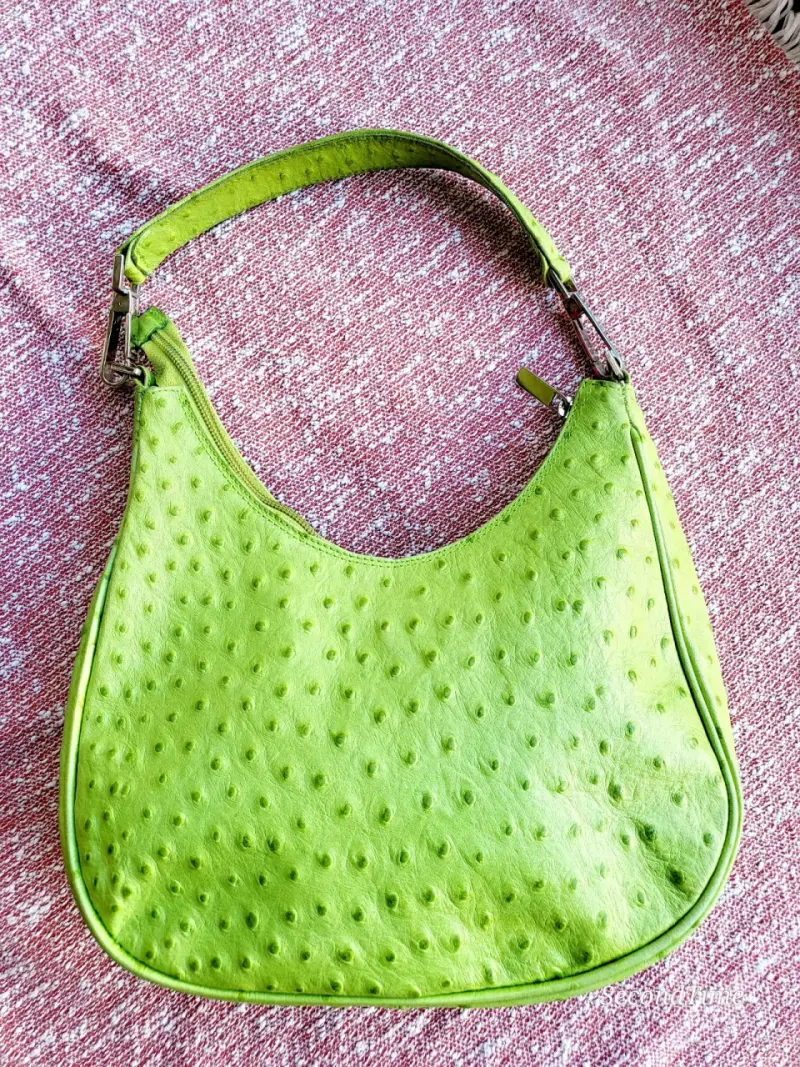 Cartera verde de cuero