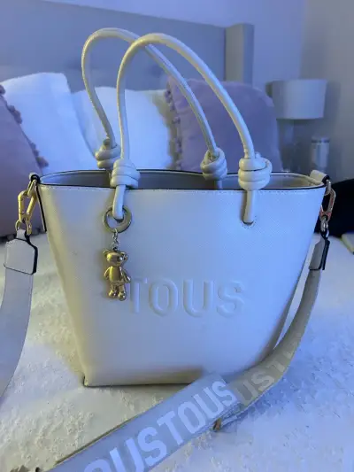 Bolso Tous blanco con charm de oso - miniatura 1