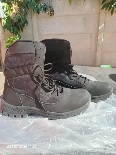 Botas negras de trabajo resistentes - miniatura 2