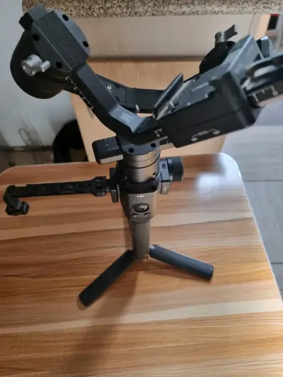 Estabilizador DJI Ronin-S para cámaras - miniatura 1