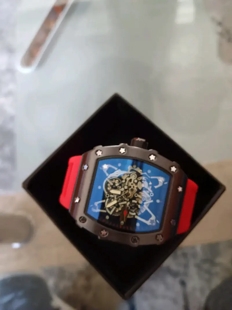 Reloj Richard Mille deportivo con correa roja - 2