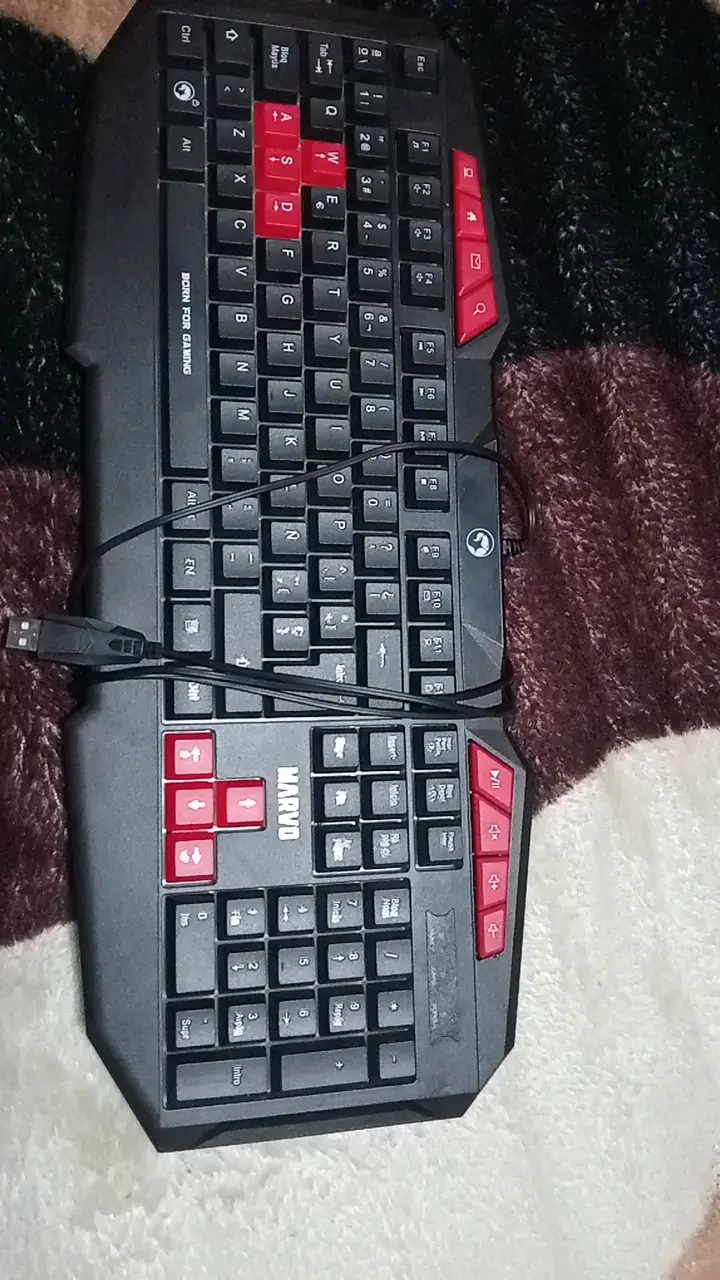 Teclado gamer Marvo con retroiluminación