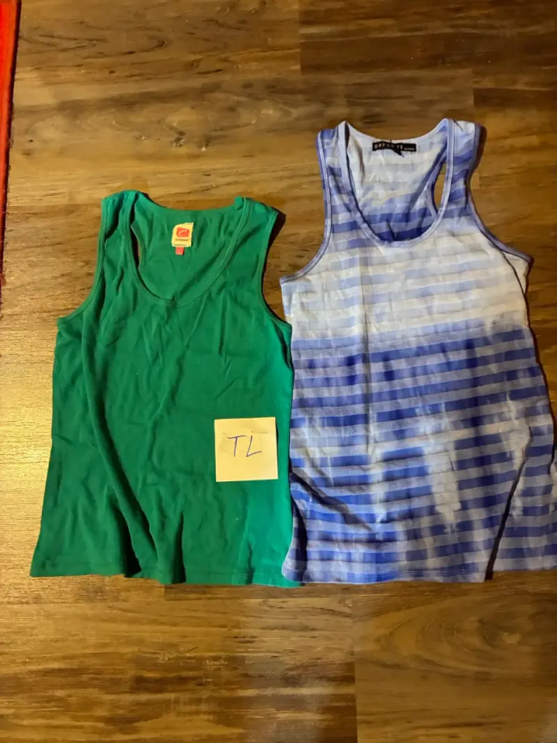 Pack de poleras sin mangas verde y azul talla L - 1
