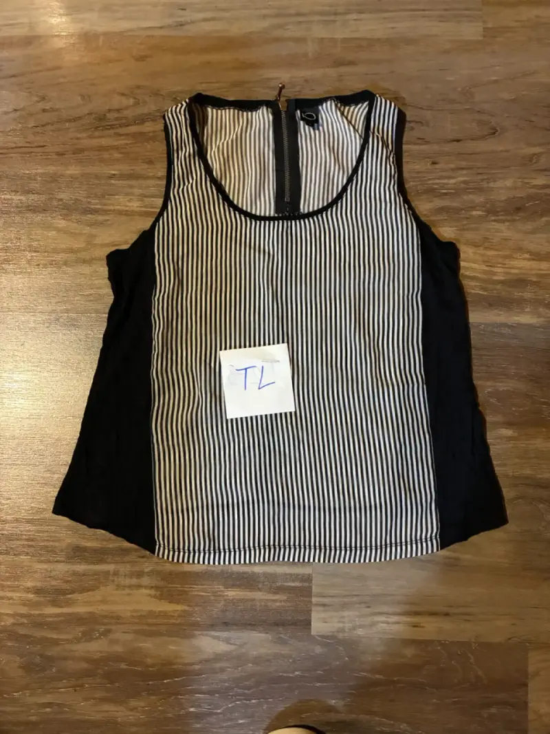 Blusa sin mangas a rayas talla L - 1