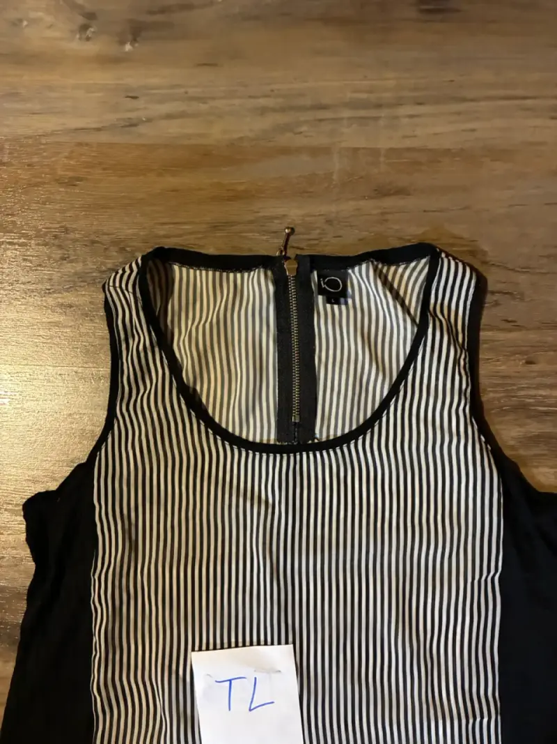 Blusa sin mangas a rayas talla L - 2