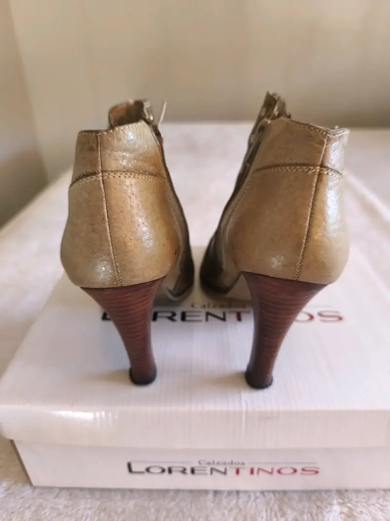 Botines dorados Lorentinos de cuero - 3