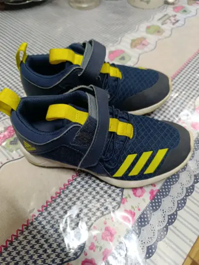 Zapatillas Adidas deportiva de niño - miniatura 2