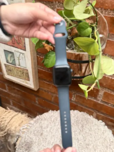 Smartwatch SE con batería al 100% - miniatura 5