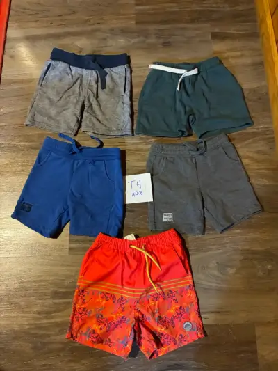 Lote de shorts para niño talla 4 años - miniatura 1