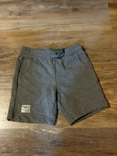 Lote de shorts para niño talla 4 años - miniatura 5