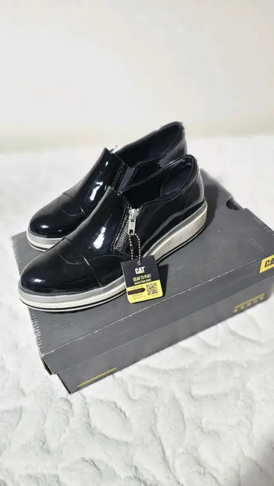 Zapatos CAT negros con cierre lateral - miniatura 2