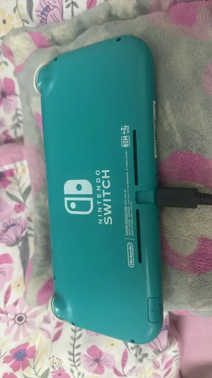 Nintendo Switch Lite turquesa con cargador - 3