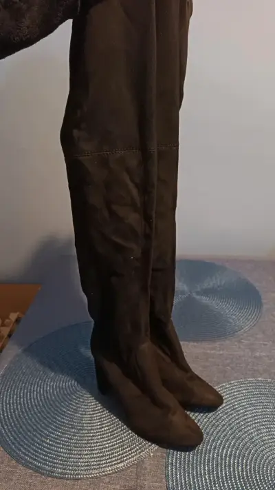 Botas largas negras de gamuza - miniatura 1