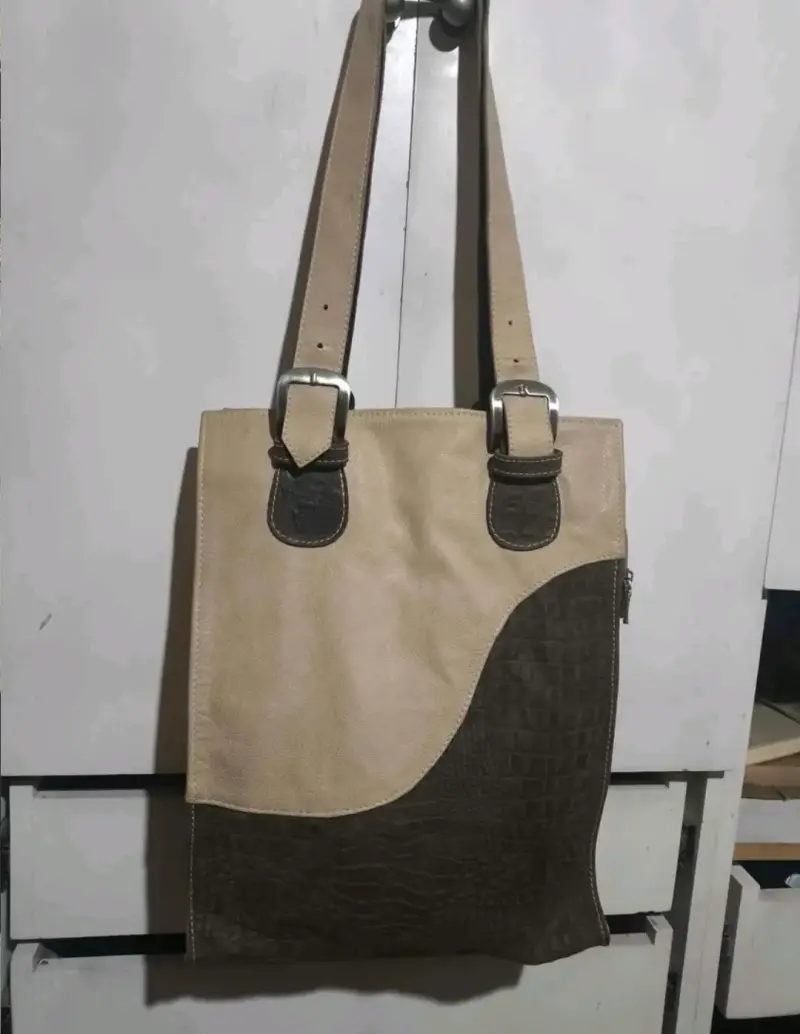 Bolso tote beige y verde ARTESANALES 100% cuero - 4