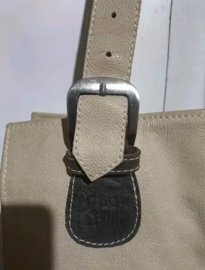Bolso tote beige y verde ARTESANALES 100% cuero - miniatura 5