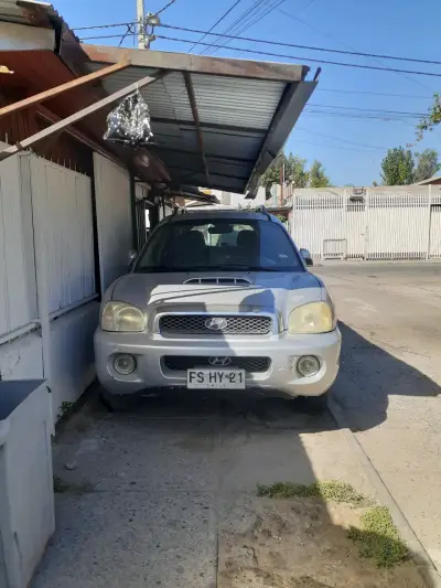 Hyundai Santa Fe SUV usado en buen estado - miniatura 3