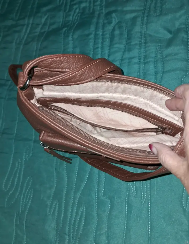 Cartera de cuero marrón con bolsillo frontal - 4