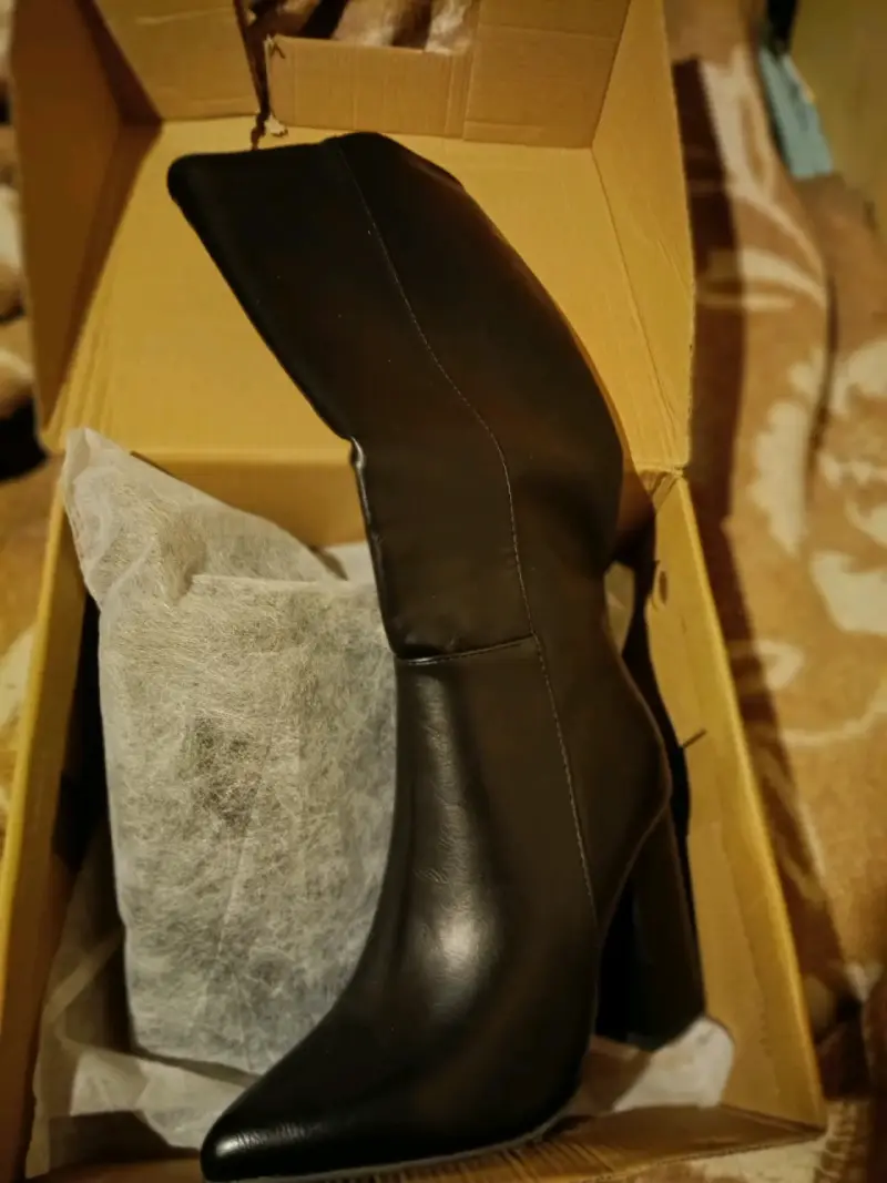 Botas de cuero negras elegantes