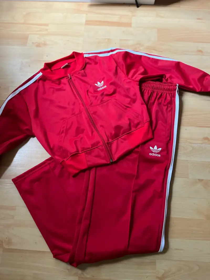 Conjunto deportivo rojo Adidas para mujer - 2