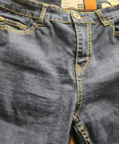 Jeans ajustados azul oscuro para hombre - miniatura 3