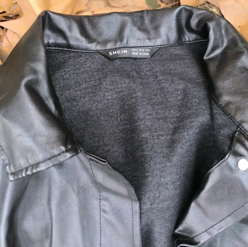 Chaqueta de cuero sintético Shein negra - 1
