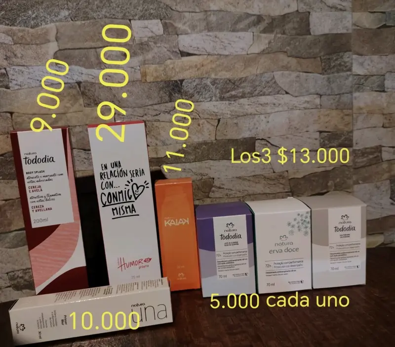 Set de perfumes y cremas Natura variados