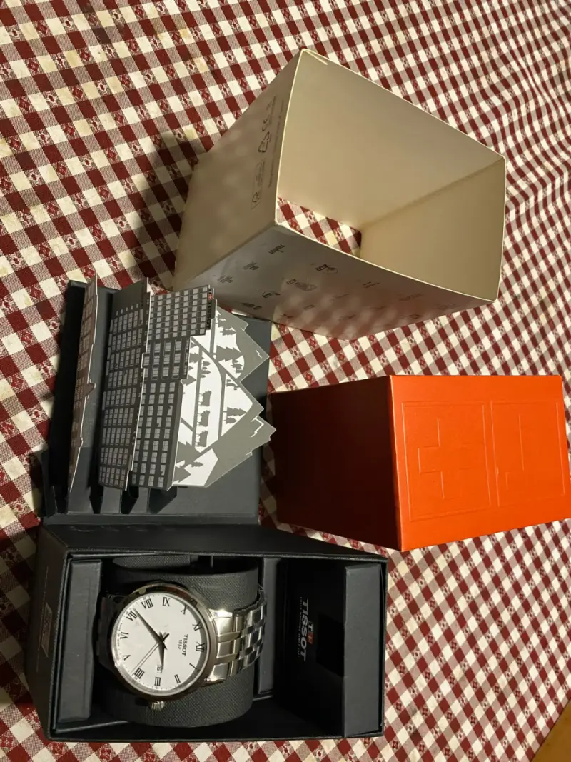 Reloj Tissot clásico Original. - 4
