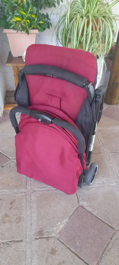 Coche de paseo Infanti rojo plegable - miniatura 2