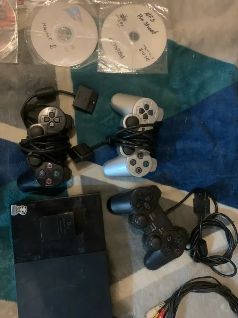 Consola PlayStation 2 con juegos y accesorios - 3