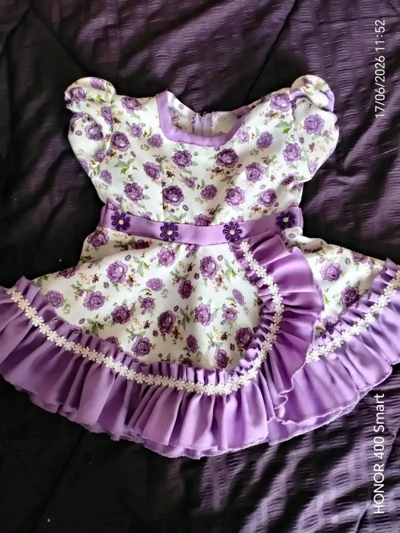 Vestido infantil con chaqueta blanca y flores - 2