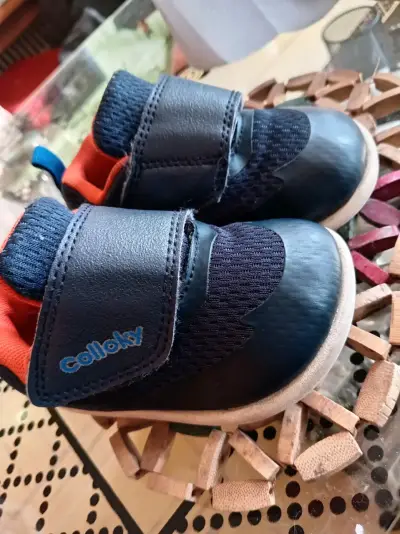 Zapatillas deportivas infantiles azul y amarillo - miniatura 4