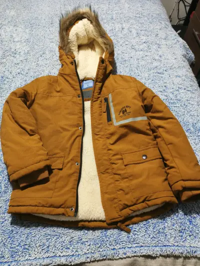 Parka marrón con capucha de piel sintética - miniatura 1