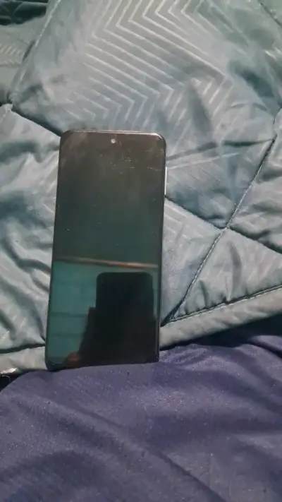 Smartphone con pantalla táctil en buen estado - miniatura 1