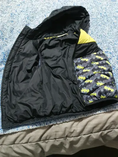 Chaqueta sin mangas Batman con capucha para niños - miniatura 1