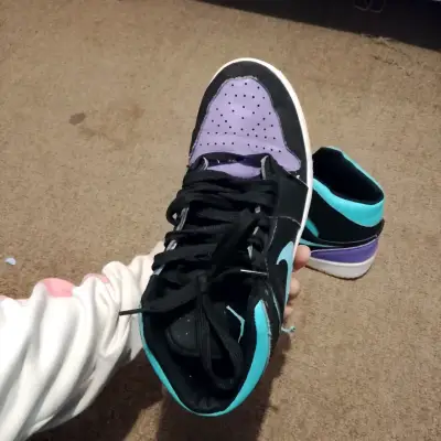 Zapatillas deportivas Nike negras y moradas - miniatura 4