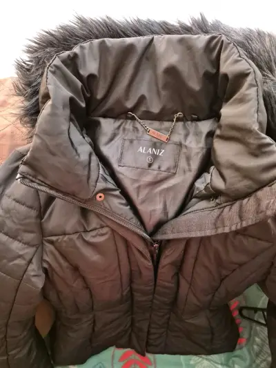 Chaqueta acolchada negra Alaniz - miniatura 3