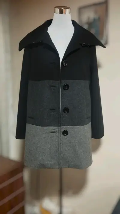 Abrigo marca h&m talla M - miniatura 1